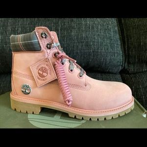 Premium 6in new in box junior pink nubuck timberlands pink 6.5